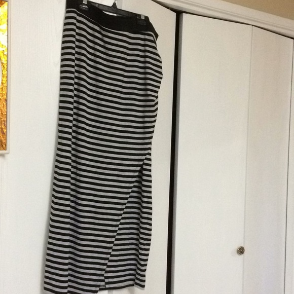 Dress - Picture 8 of 8